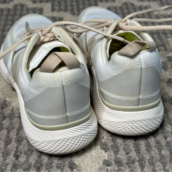 Veja Impala Mesh Sneaker in Eggshell/Pierre - Picture 9 of 14